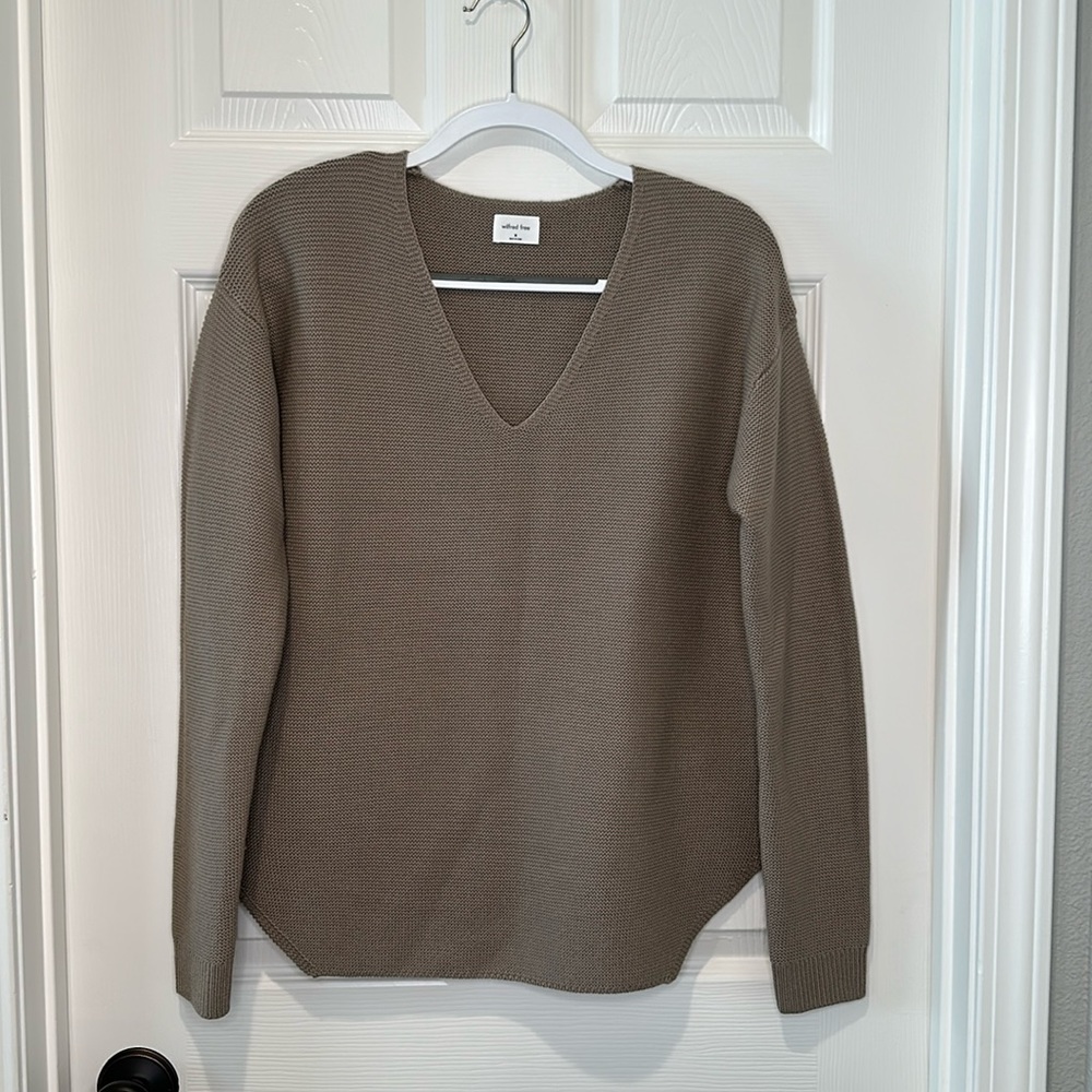 Wilfred Free taupe V-neck Wool Knit Sweater - M